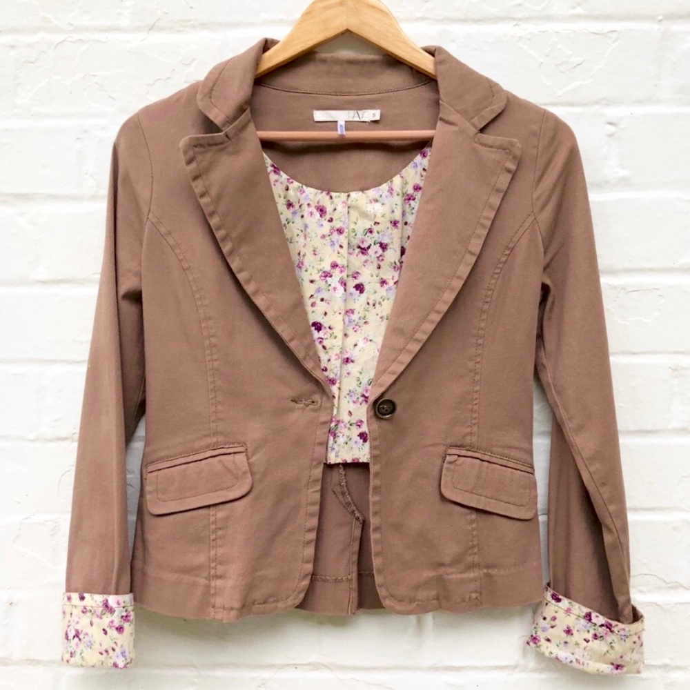 Hae Floral Contrast Cuffed Cotton Tawny Blazer
